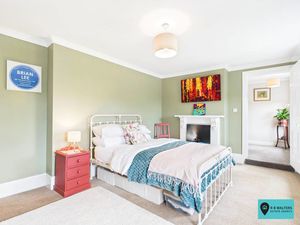 Bedroom- click for photo gallery